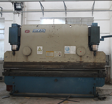 數(shù)控折彎機(jī).jpg 數(shù)控折彎機(jī).jpg